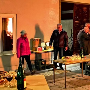Karsamstag, 20. April: Osterfeuer mit Osteragape nach der Osternacht