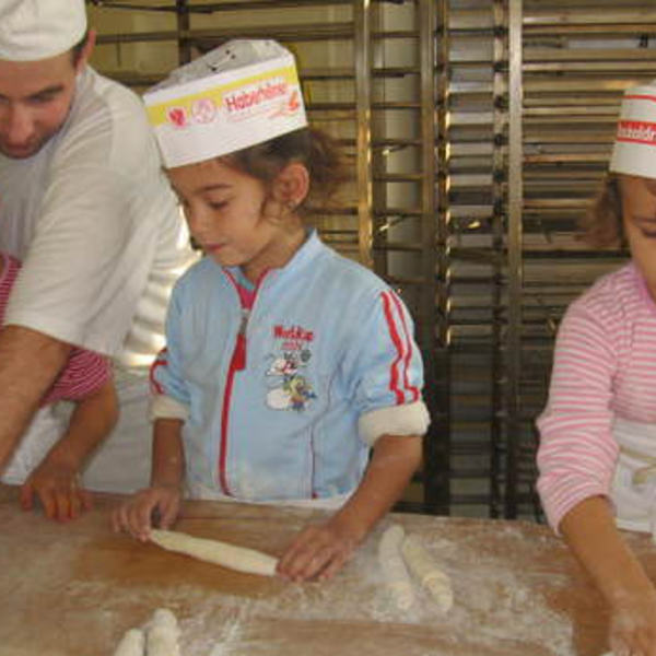 Kindergarten besucht Bäckerei