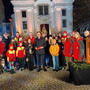 Friedenslicht-Übergabe