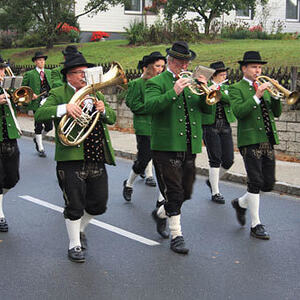 Festzug mit der Erntekrone