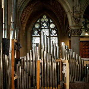 Umbauarbeiten im Mariendom Linz zur Innenraumgestaltung