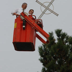 Erntedankfest mit Turmkreuzsteckung und Turmkreuzsegnung