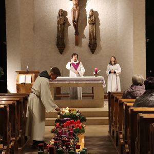 Adventkranzweihe 2022 in St. Quirinus