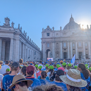 Petersplatz - Abendgebet und Papstaudienz