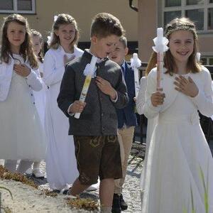 Festzug in die Kirche