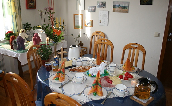 Gedeckter Ostertisch