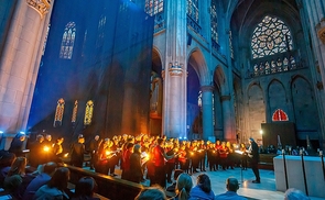 Inszenierung „Licht“ von Peter Androsch anlässlich 75(+1) Jahre Caritas in Oberösterreich im Linzer Mariendom