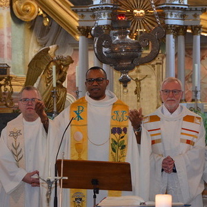 Paulius zelebrierte die Messe gemeinsam mit Pfarrer Klaus Dopler und Pfarrvikar Andreas Köck