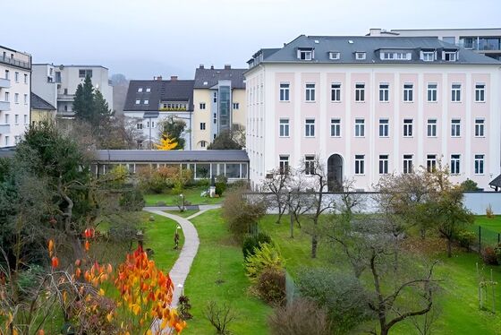 Schulgarten und Provinzhaus der Oblatinnen in Linz-Urfahr / © Oblatinnen Linz Schulgarten und Provinzhaus der Oblatinnen in Linz-Urfahr