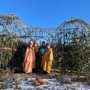Die Sternsinger unterwegs.
