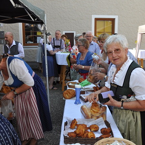 anschließend  Frühschoppen