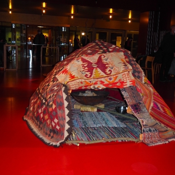 OLYMPUS DIGITAL CAMERA