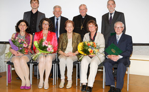 Die Eduard-Ploier-PreisträgerInnen 2013 mit LH Dr. Josef Pühringer