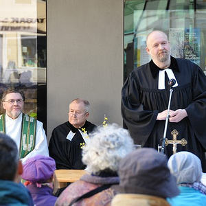Traunauen-Reinigung mit ökomenischen Gottesdienst