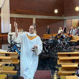 Raner Haudum bei der Fahrradsegnung