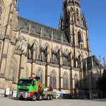 Transport des neuen Altars in den Linzer Mariendom