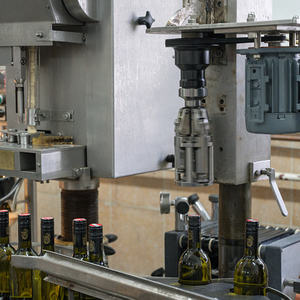 900Jahr Gregorius abfüllen in der Weinkellerei in Stift KremsmünsterFoto: Jack Haijes