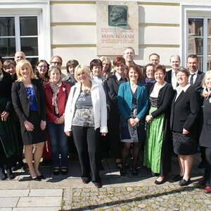 Ostern 2014 unter der Gedenktafel von Anton Bruckner in Neufelden