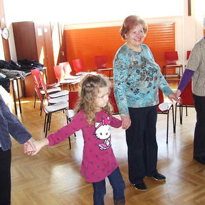 Kinder- und Seniorentanz