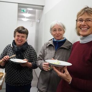 OLYMPUS DIGITAL CAMERA         