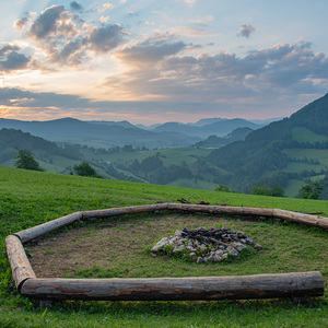 Mittwoch: Morgenstimmung - das ganze Haus schläft noch, nur die Köchinnen bereiten uns schon das Frühstück