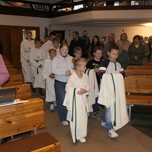 Einkleidung der neuen Ministranten