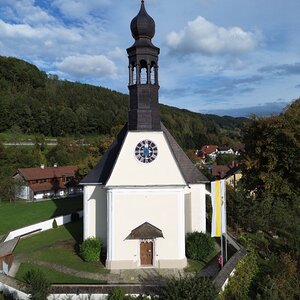 Sanierte Hilfbergkirche