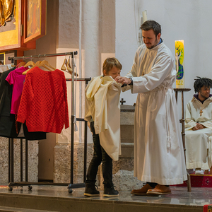 Der Christkönigssonntag 2022 stand ganz im Zeichen der MinistrantInnen: es wurde ihnen für den Dienst gedankt und zwei neue Minis wurden feierlich aufgenommen.