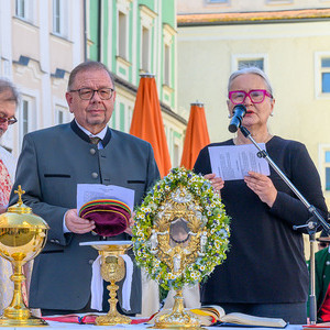 Segnung der Kreuzigungsgruppe am Schmidberg