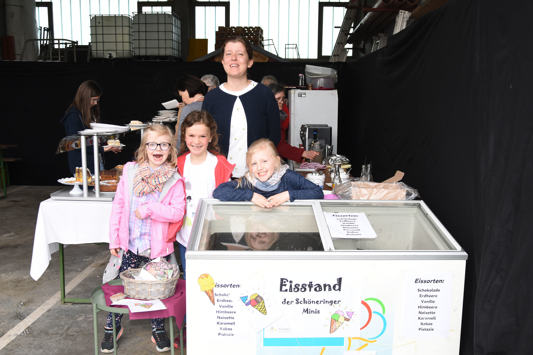 Minis mit PAss Angela Seifert / © Pfarrgemeinde Schönering