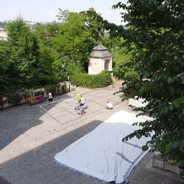 wenn viele Hände zusammenhelfen