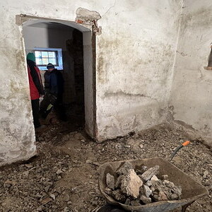 März - September 2025