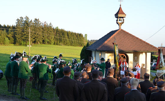 Florianimesse bei der Kapelle in Neukirchendorf