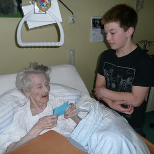 Firmlinge im Seniorenheim