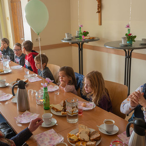 Pfarrkaffee im Pfarrheim nach der Täuflingssegnung