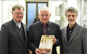 V. l.: Bischof Manfred Scheuer, Johann Großruck und Helmut Wagner