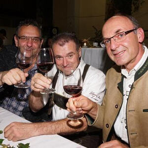 Weinfest in der alten Kirche