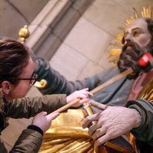 Polieren im Mariendom