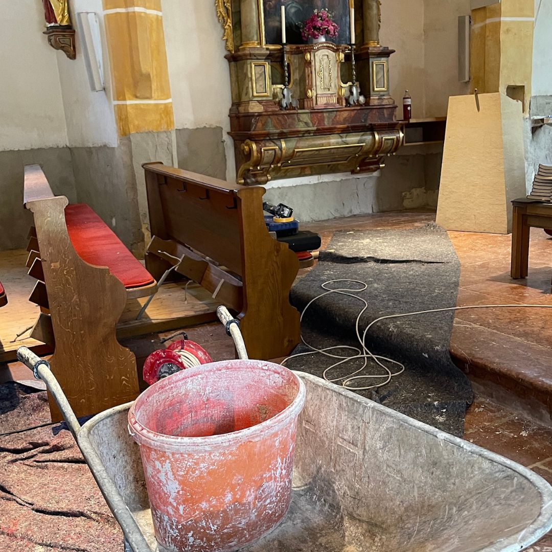 Innenputzarbeiten in der Pfarrkirche St. Radegund