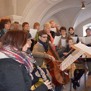 Der Kirchenchor bei der Festmesse am Christtag
