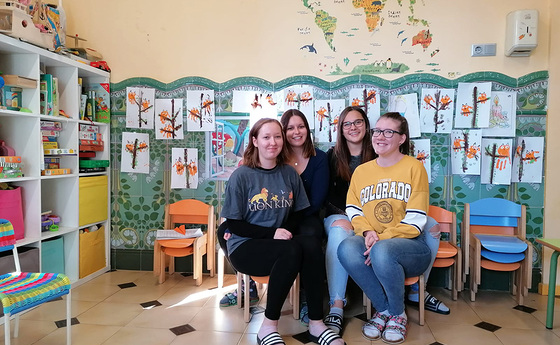 Caritas-Schülerinnen in Barcelona / (c) Caritas Caritas-Schülerinnen in Barcelona