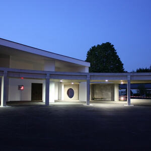 Neugestalteter Kirchenplatz 