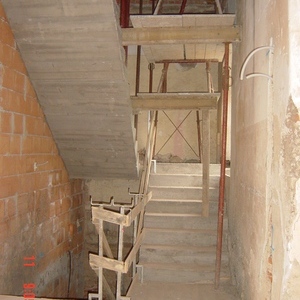 Die neue Fluchttreppe                     