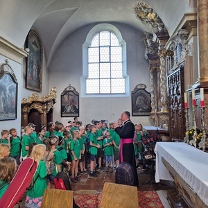 Unsere Volksschüler im Stift Reichersberg