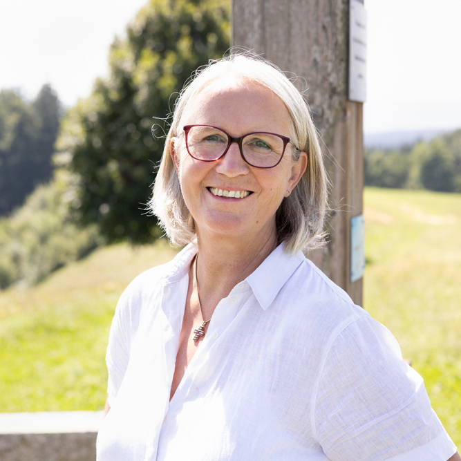 Wo befindet sich Margit Schmidinger?