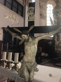 Durch sein Heiliges Kreuz wird die Welt erlöst