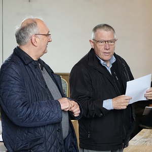Wolfgang Kreuzhuber mit einem Teilnehmer beim Ökumenischen Orgelseminar in Ungenach