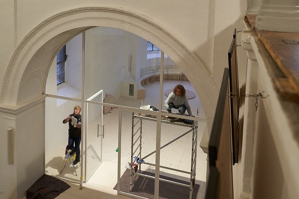   Großputz und Einräumen der Kirche                         