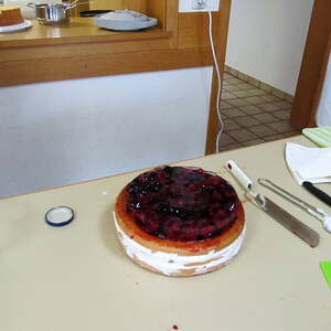 Torten verzieren, Pfarre Neumarkt im Mühlkreis