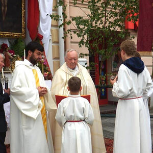 Fronleichnamsprozession auf Rädern